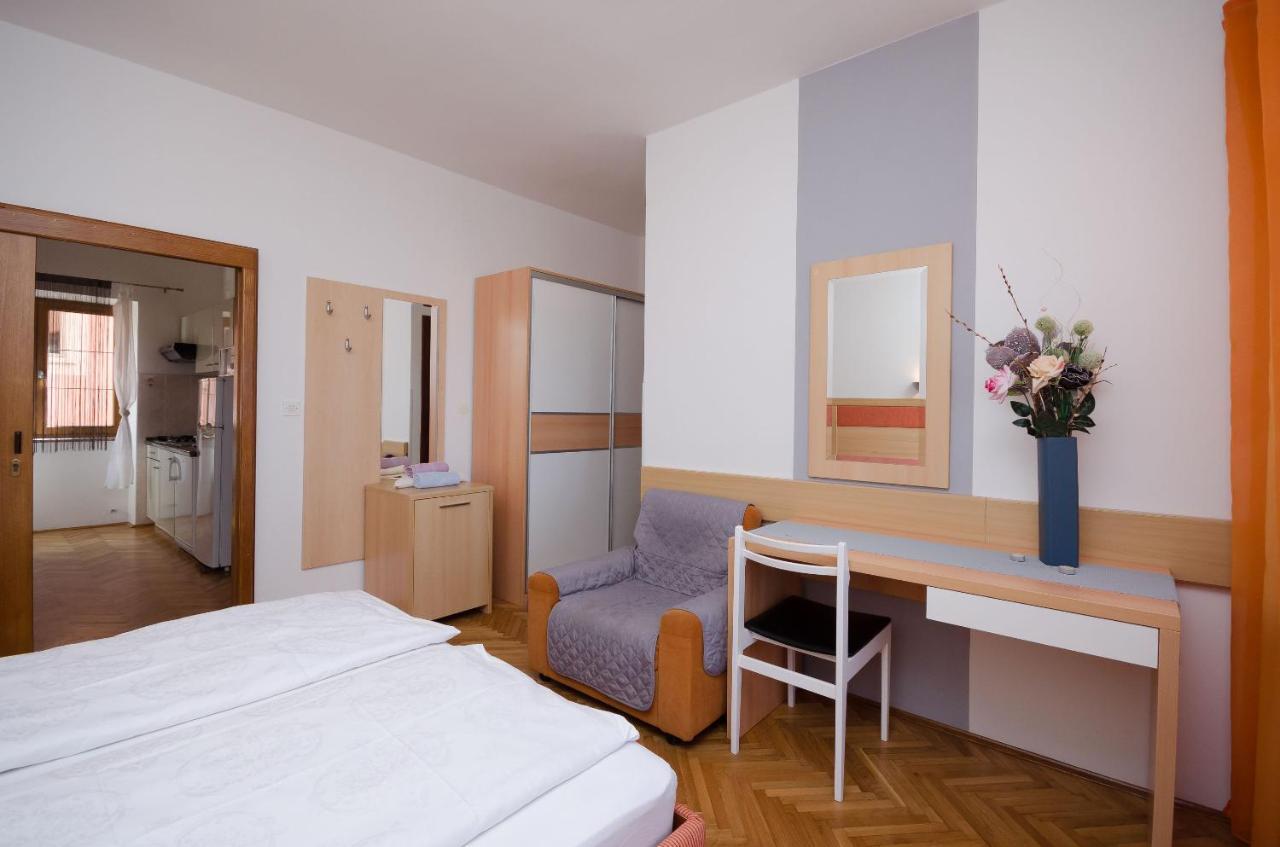 Apartments Mirjana B Lopar Exterior foto